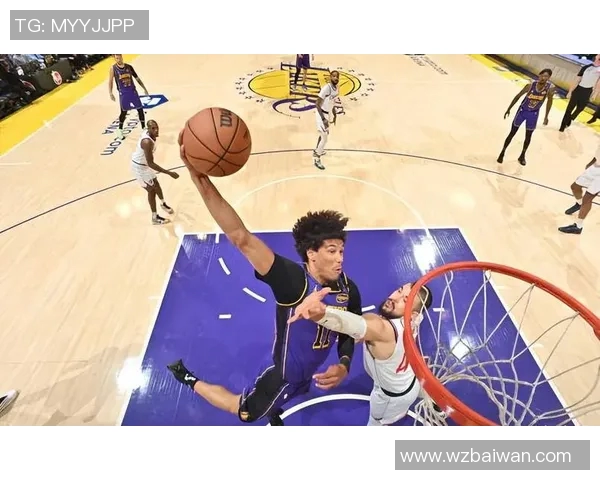 湖人队记海斯右手腕挫伤，本场不会回归